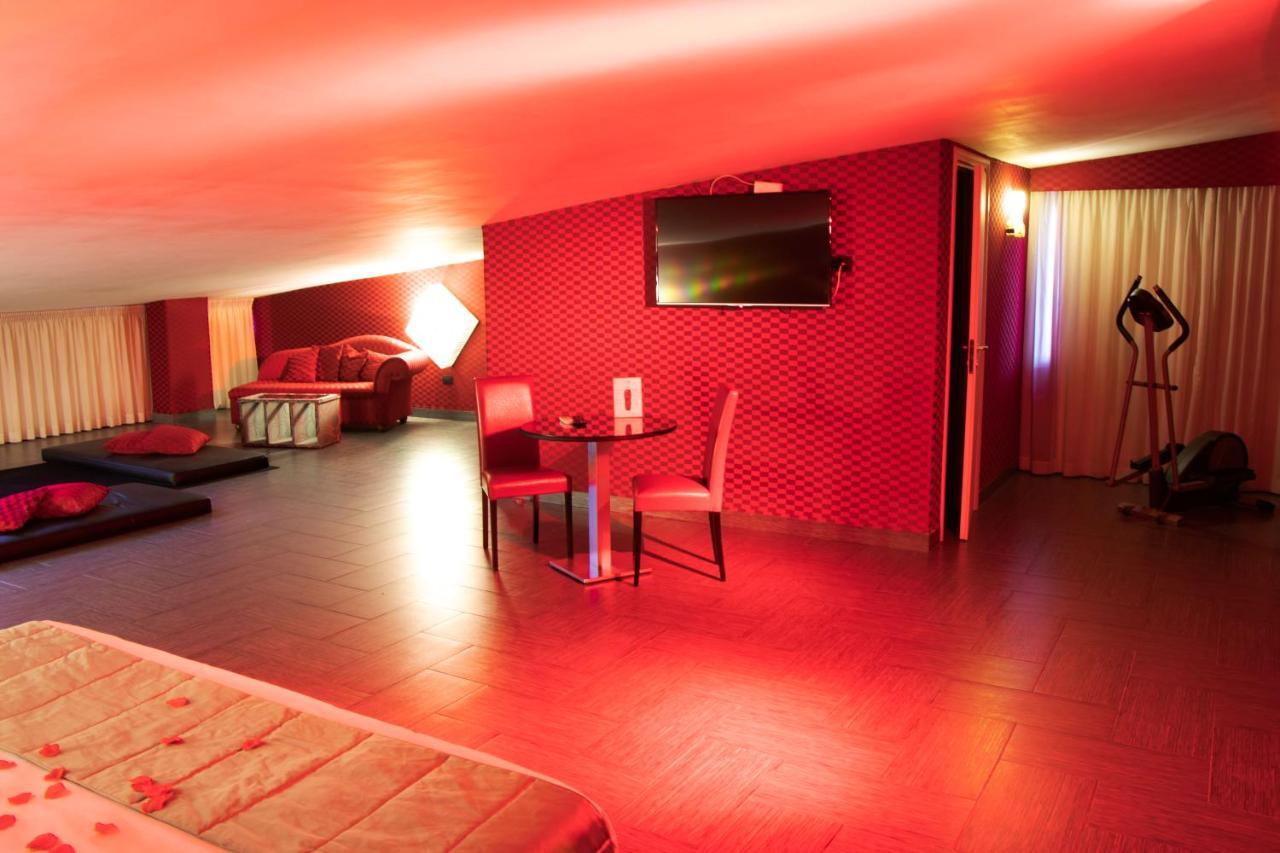 Hotel Masaniello Luxury Casoria Esterno foto