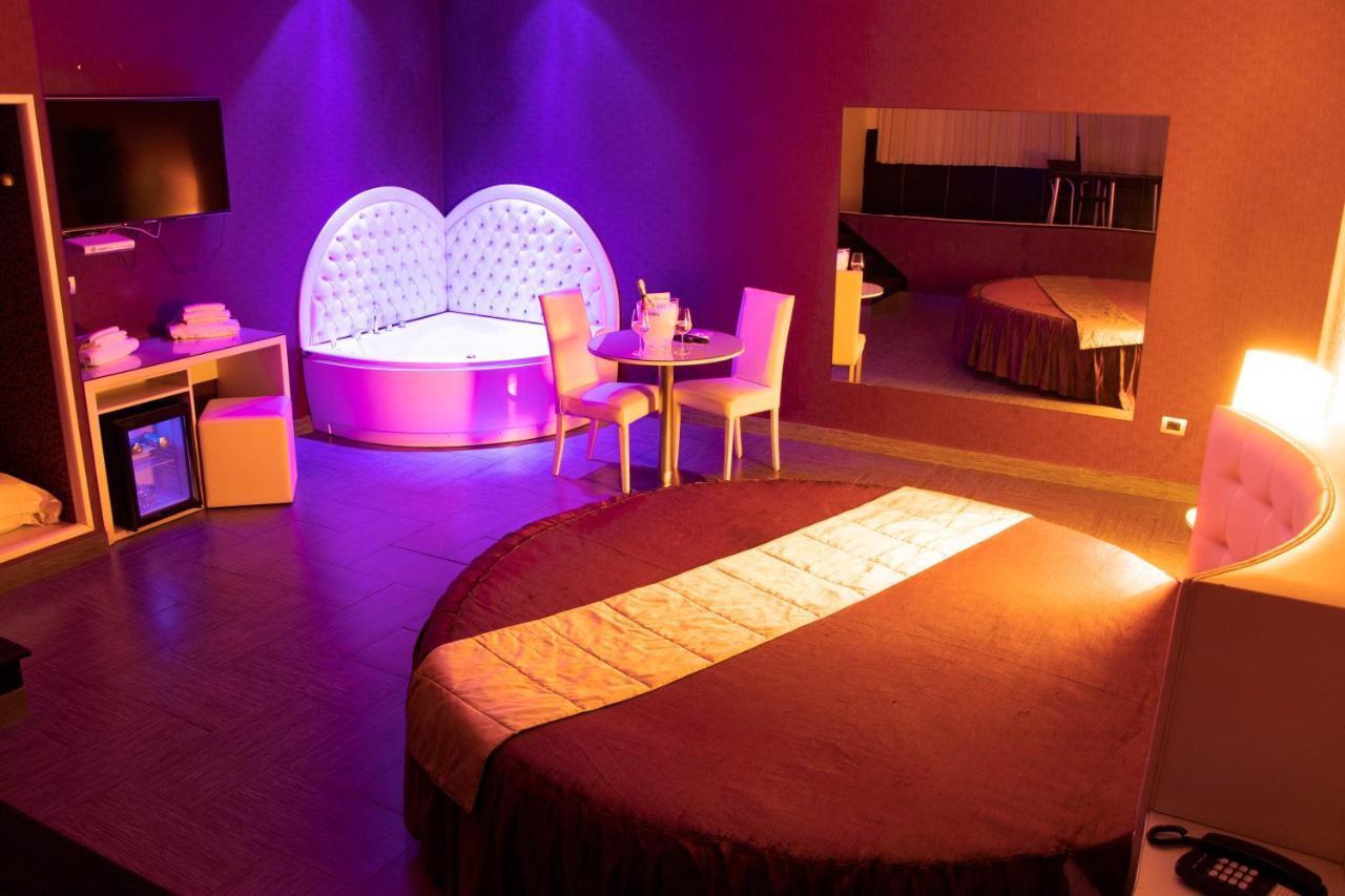 Hotel Masaniello Luxury Casoria Esterno foto