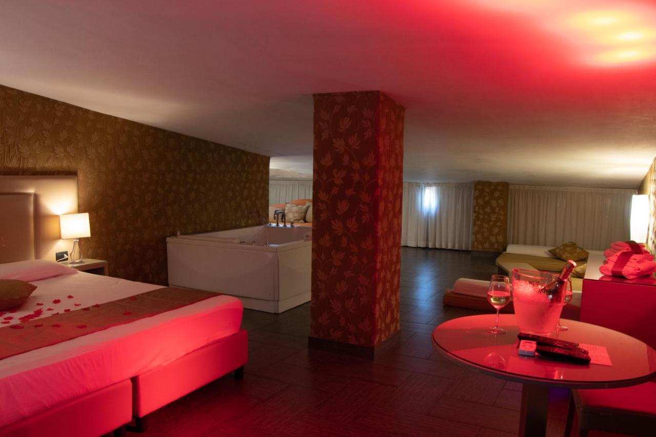 Hotel Masaniello Luxury Casoria Esterno foto