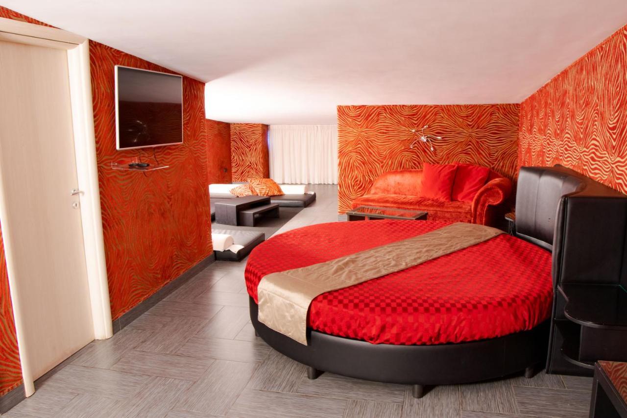 Hotel Masaniello Luxury Casoria Esterno foto